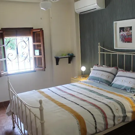 Casa La Nuez Bed & Breakfast