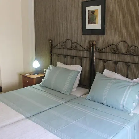 Casa La Nuez Bed & Breakfast 2*